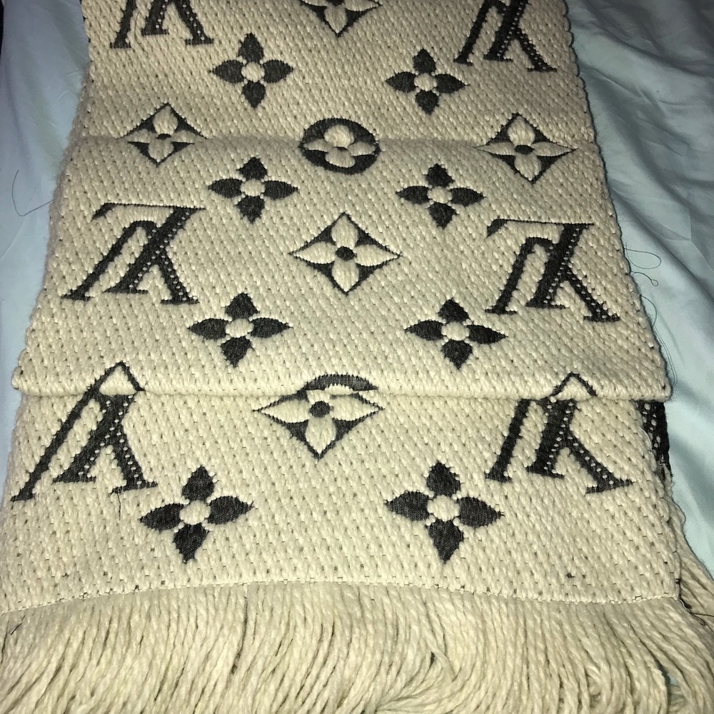 Wool Scarf 🧣